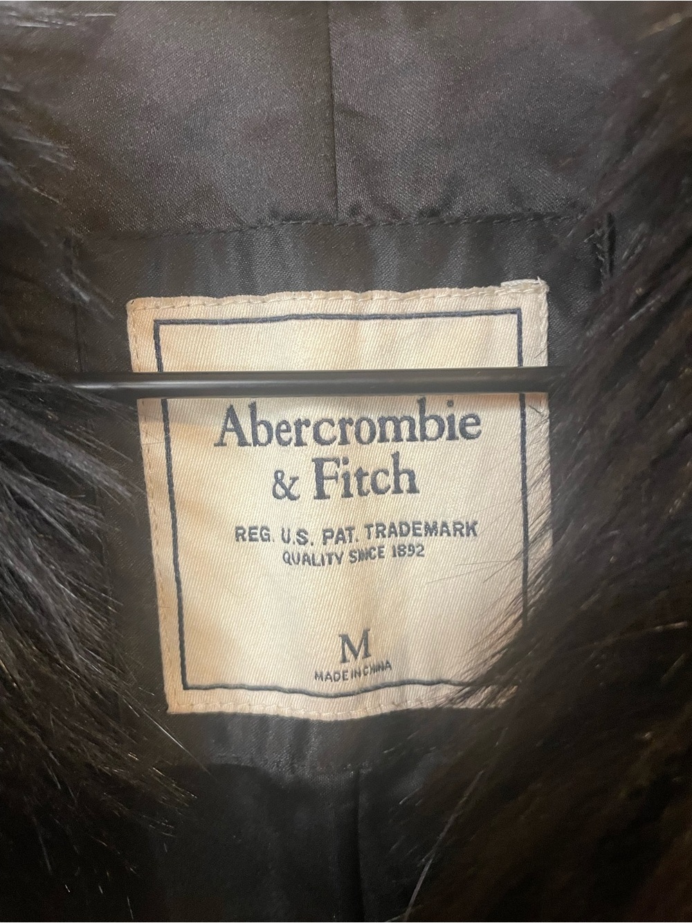 Abercrombie & Fitch Faux Fur Satin Vest in Black Mobwife Size Medium NWT - Picture 4 of 8